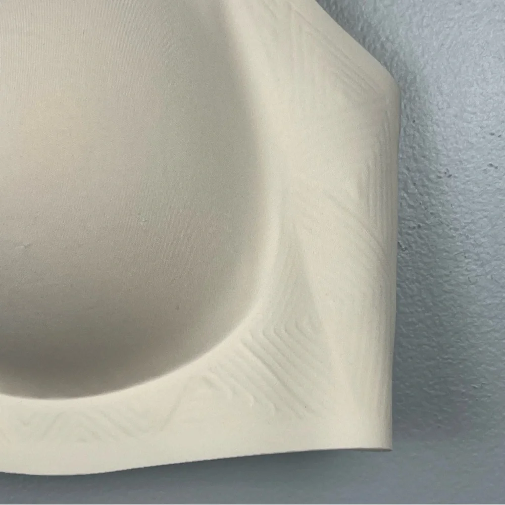 Comfelie ivory molded soft cup adjustable strap bra, 3XL.